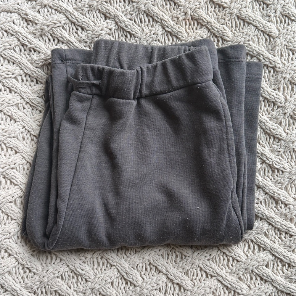 Forever 21 Gray Pullover Sweatshirt